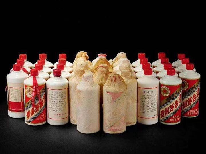 保城镇日照岚山回收酒价格哪里回收(附近上门回收茅台酒）?